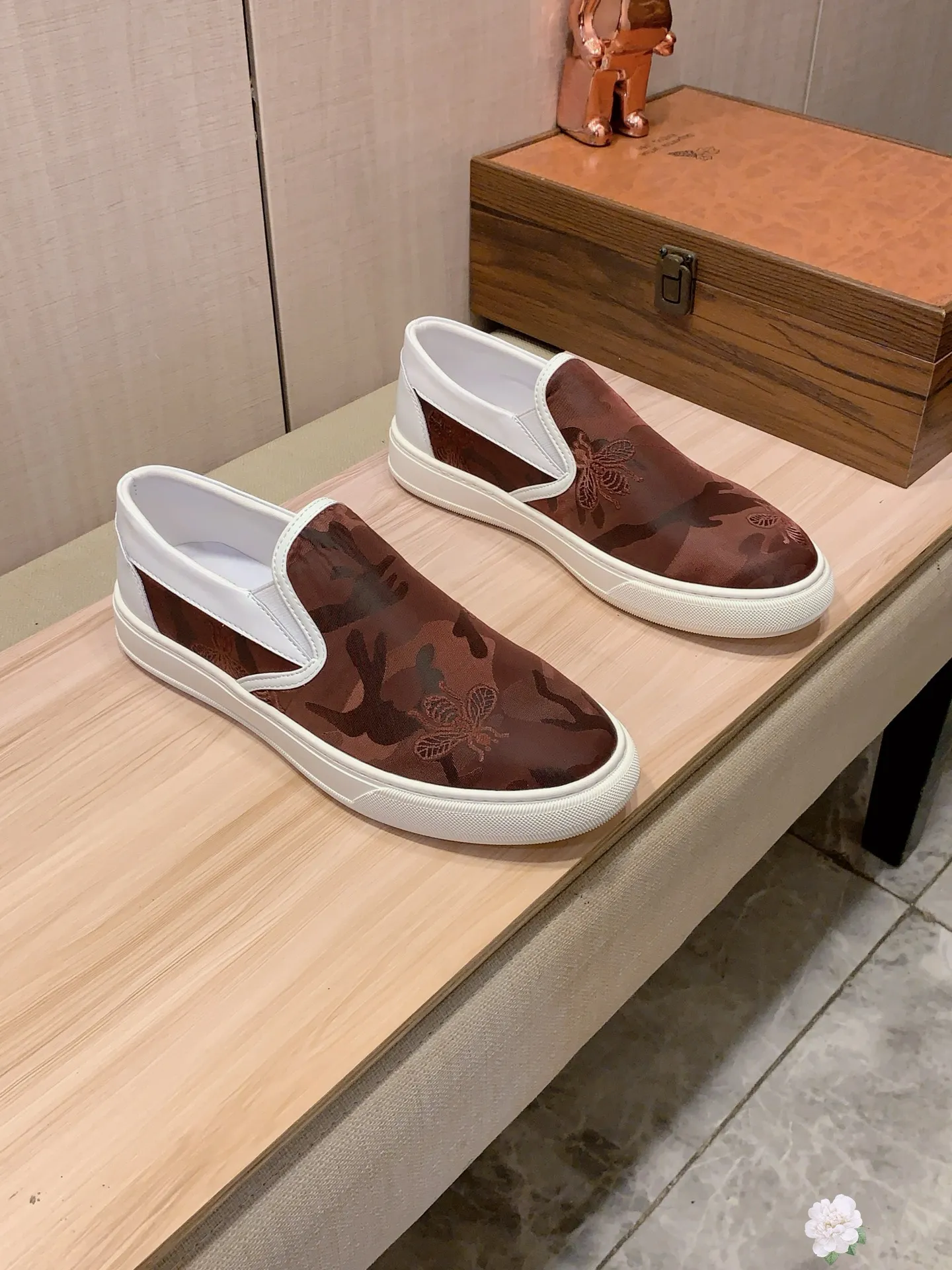 Men's men's shoes💰360💰💰🎩🎩[Lightning][Lightning] "Gucci*" The latest and most popular casual shoes, top brands [seduce] luxury~purchase, top~quality. [Strong] The upper is made of imported breathable cowhide with material ➕ breathable sheepskin lining (•) and fine workmanship. The original stylish and stylish soft rubber wear-resistant and non-slip outsole is light and comfortable on the feet. The real thing looks better when photographed in real life. No. 2661: Code: 38-44, 45 can be customized, 3️⃣ colors are available